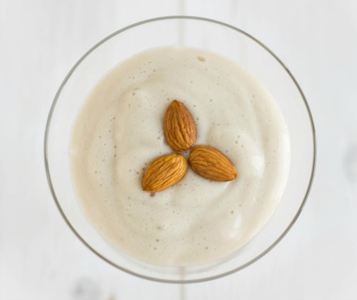Delicious Almond Whipped Cream Recipe For A Creamy Delight