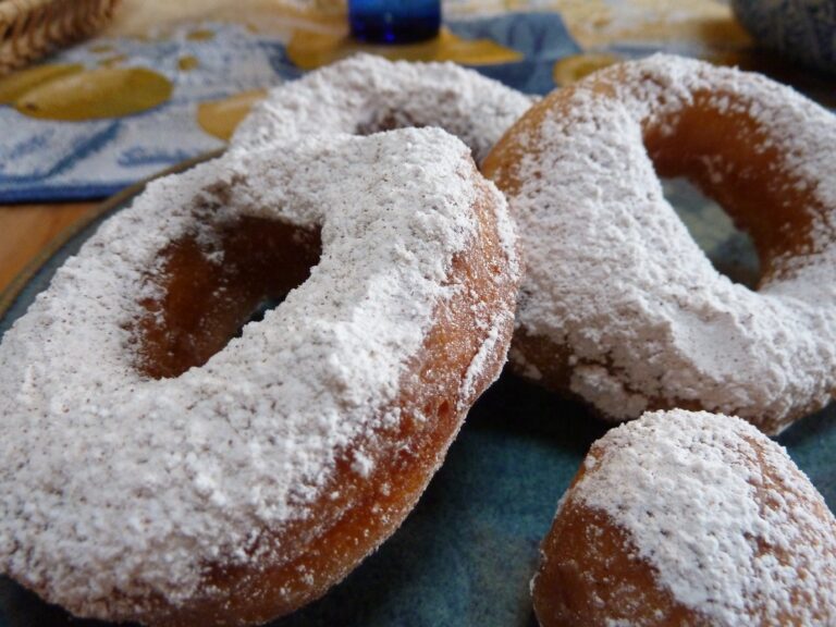 Delicious Amish Crack Donuts Recipe: Perfectly Sweet & Irresistible