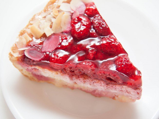 Delicious Amish Red Raspberry Cream Pie Recipe: A Must-Try!