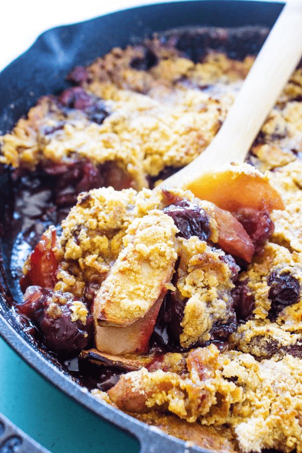 Delicious Apple Cherry Crisp Recipe: A Sweet And Tangy Dessert
