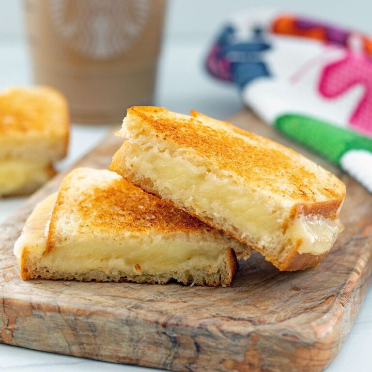 Delicious Starbucks Grilled Cheese Recipe: Tasty And Cheesy
