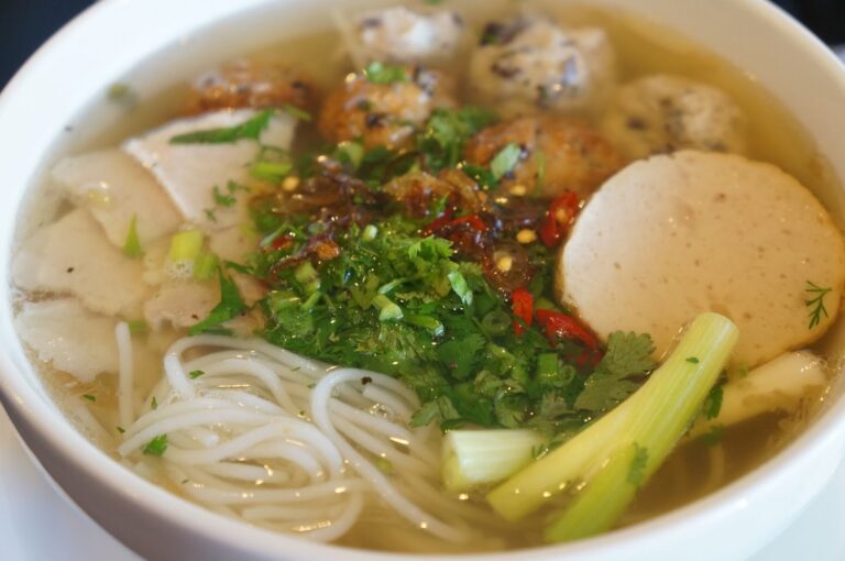 Delicious Bun Moc Recipe: A Flavorful Vietnamese Classic