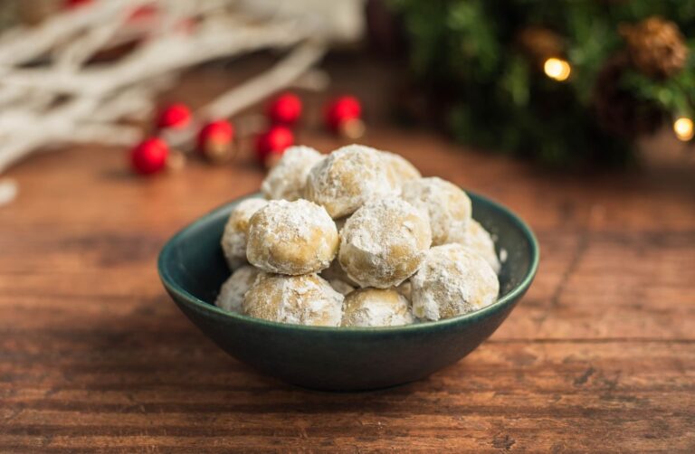Delicious Walnut Balls Cookies Recipe: Easy And Nutty!