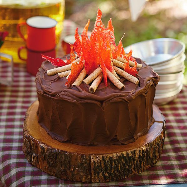 Campfire Cake Recipes: Delicious Outdoor Desserts